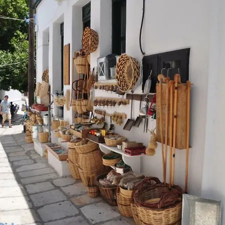 Traditional Stone House With Panoramic Mountain View Apérathos