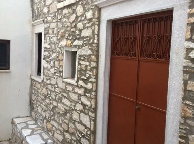 Traditional Stone House With Panoramic Mountain View Apérathos