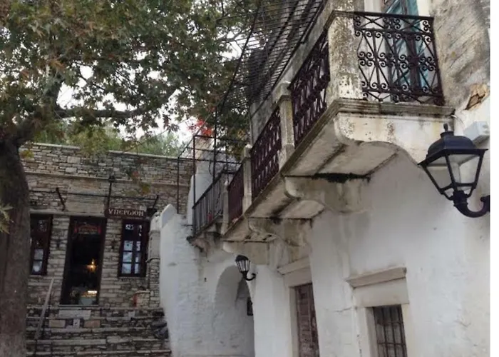 Traditional Stone House With Panoramic Mountain View 別荘 Apérathos