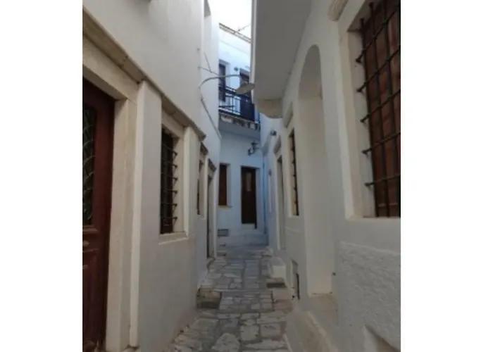 別荘 Traditional Stone House With Panoramic Mountain View Apérathos