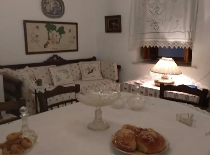 Traditional Stone House With Panoramic Mountain View 別荘 Apérathos