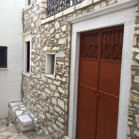 Traditional Stone House With Panoramic Mountain View Apérathos