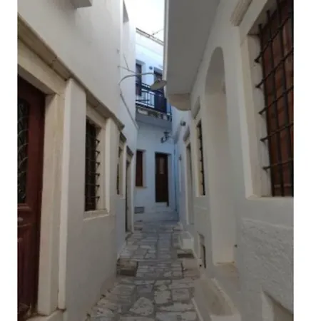 Vakantiehuis Traditional Stone House With Panoramic Mountain View Apérathos