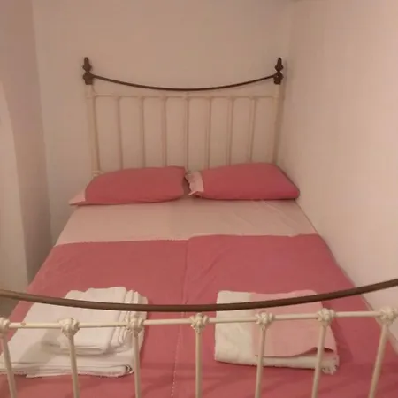 Traditional Stone House With Panoramic Mountain View *