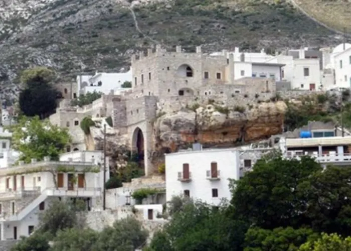 Semesterbostad Traditional Stone House With Panoramic Mountain View